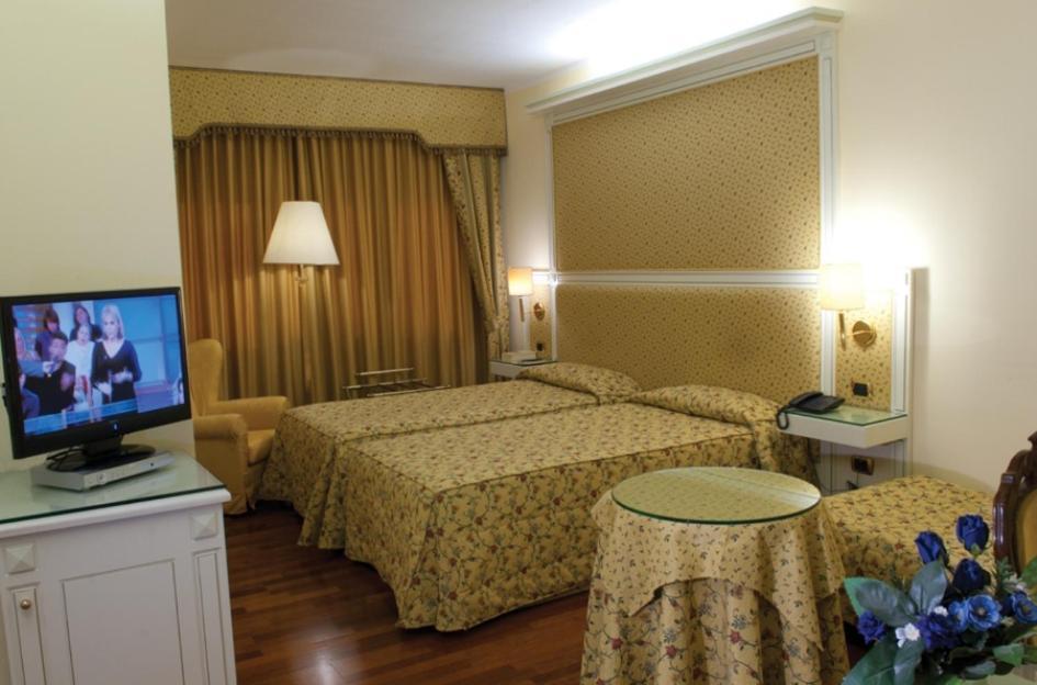 Hotel La Bussola Novara Zewnętrze zdjęcie