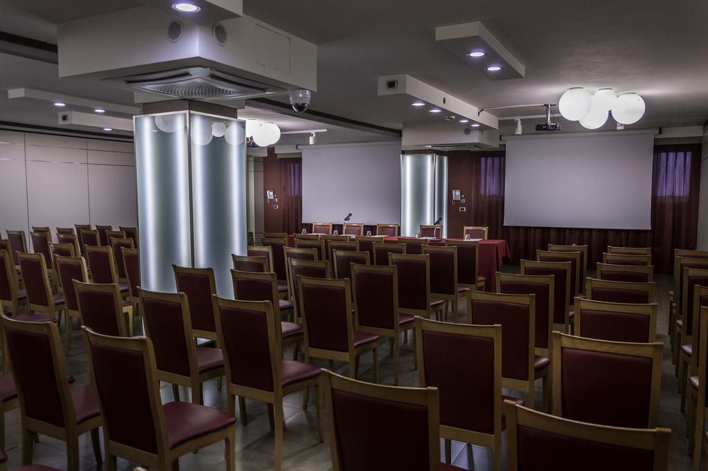 Hotel La Bussola Novara Zewnętrze zdjęcie