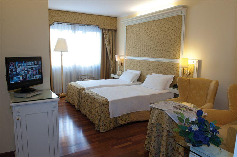 Hotel La Bussola Novara Zewnętrze zdjęcie