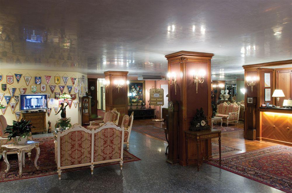 Hotel La Bussola Novara Zewnętrze zdjęcie